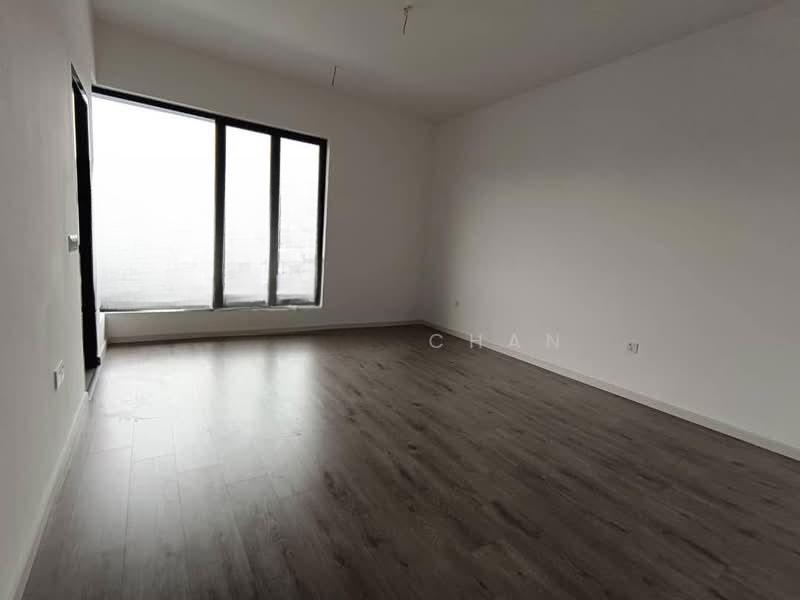 Bandar Bukit Raja : Nadira - 5