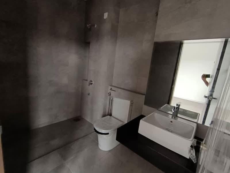 Bandar Bukit Raja : Nadira - 3