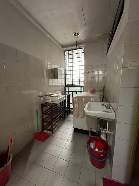 Aloha Tower Condominium - 2