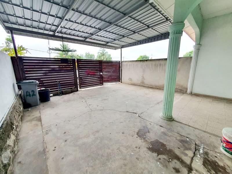 Taman Selasih Lukut Port Dickson - 3