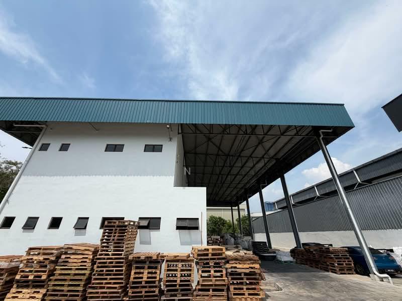 1.5 STOREY LIGHT INDUSTRIAL DETACHED FACTORY WAREHOUSE SALE AT IKS SIMPANG AMPAT - 3
