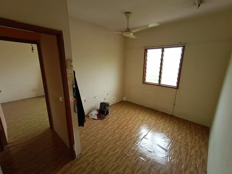 Enggang Apartment - 4