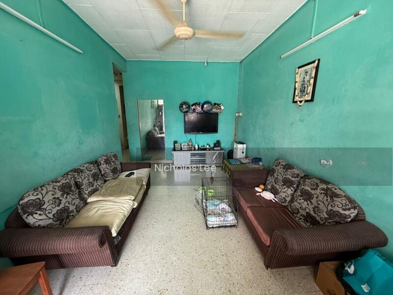 Single Storey House at Canning Garden - 3