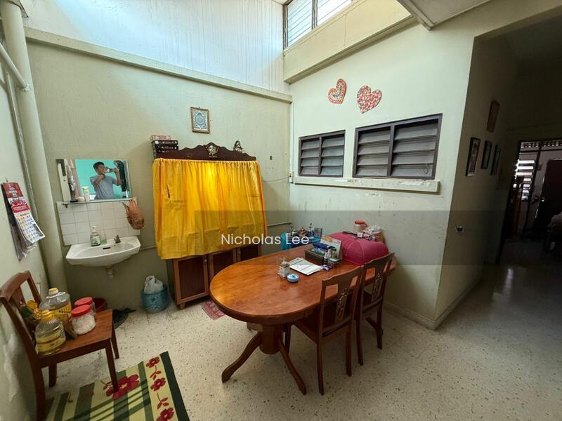 Single Storey House at Canning Garden - 4