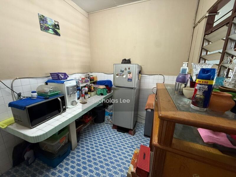 Single Storey House at Canning Garden - 5