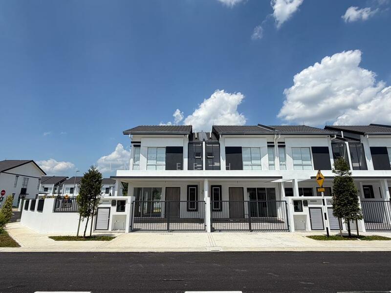 Puncak Alam Lakeside - 1