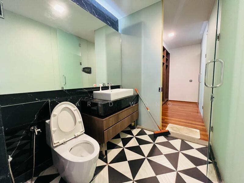 Lakefront Villa - 5