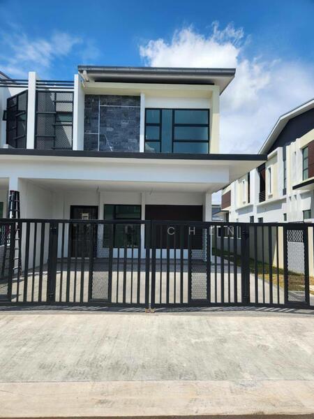 TAMAN IMPIAN EMAS (HONEYDALE RESIDENCE) - 1