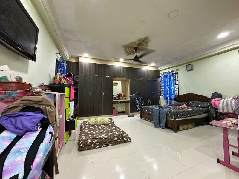 Amethyst 2, Kota Emerald - 2