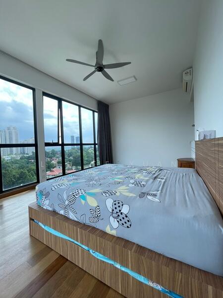 Straits View 18 - 2