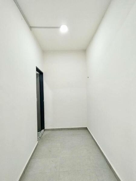 End Lot Double Storey Terrace Bakawali Bukit Sentosa Rawang - 5