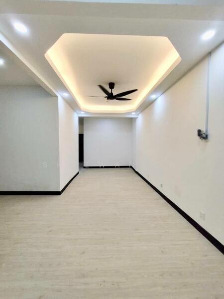 End Lot Double Storey Terrace Bakawali Bukit Sentosa Rawang - 3