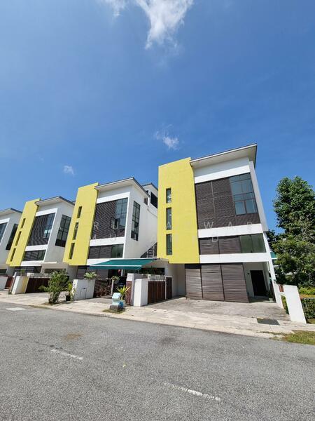 Cempaka Seri @ Kota Seriemas - 1