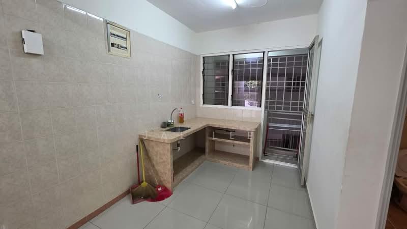 Gurney Park Condominium - 4