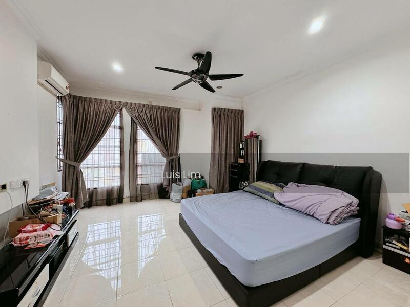 Austin Perdana Austins Perdanas - 2