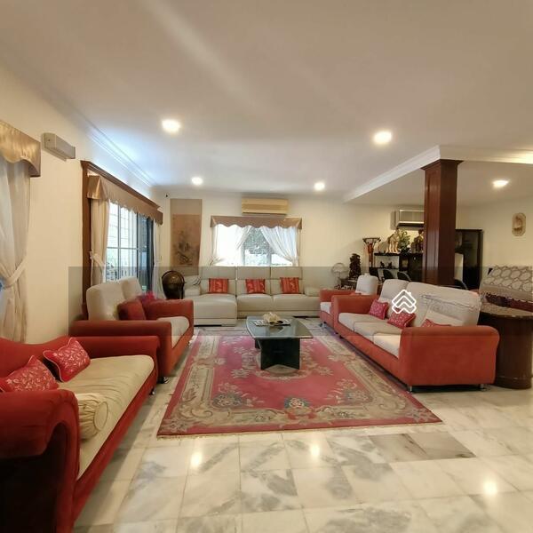 Bungalow at Seksyen 17 - 1