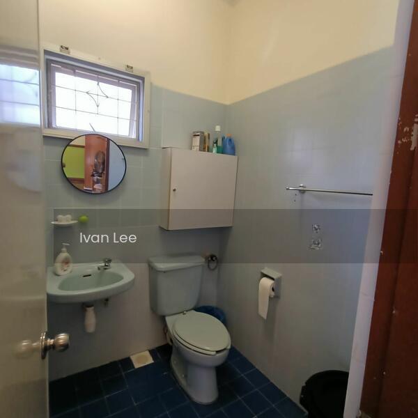 Bungalow at Seksyen 17 - 3