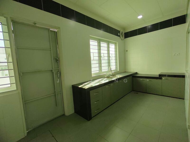 BANDAR SERI BOTANI - 4