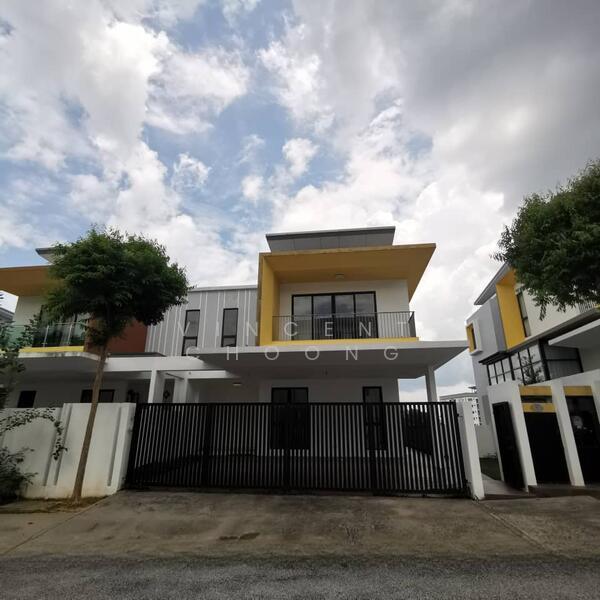 Twin Palms @ Sungai Long - 1