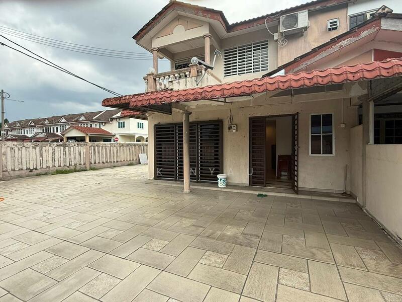 Ipoh Jalan Kuala Kangsar che wan 2 storey corner house for sale - 2