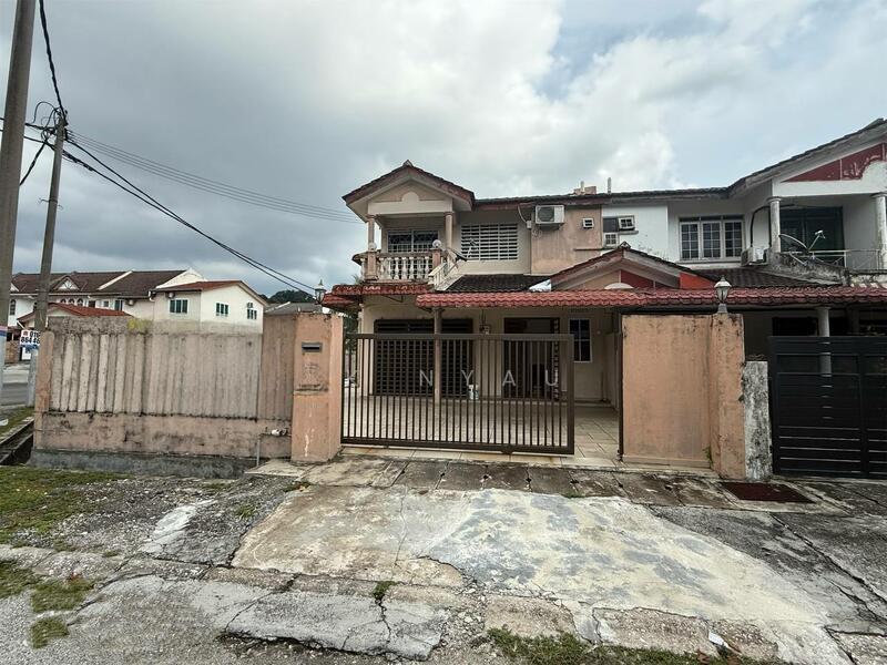 Ipoh Jalan Kuala Kangsar che wan 2 storey corner house for sale - 1