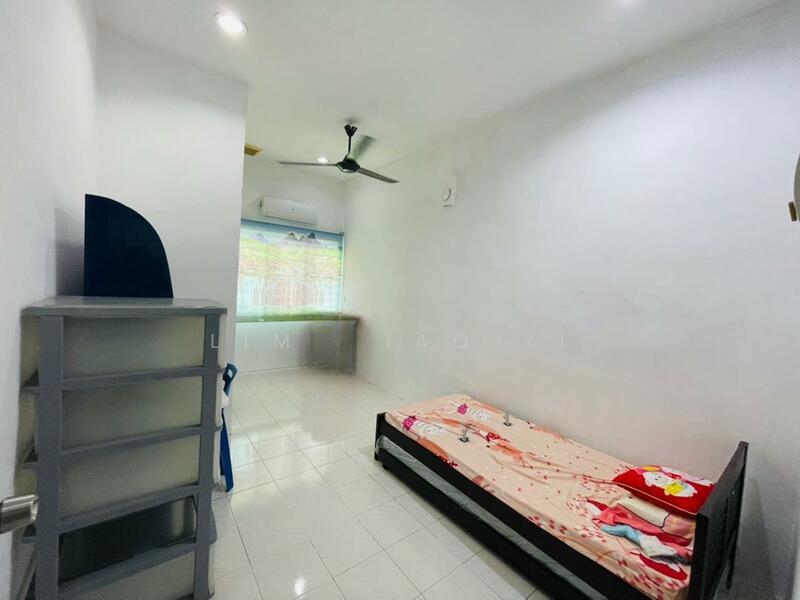 Taman Kurnia - 4
