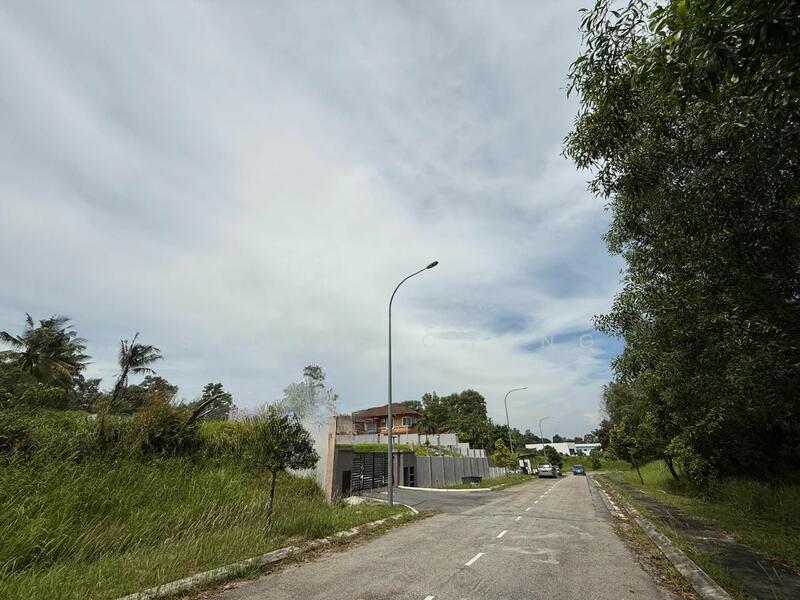 Bungalow Land at Bayu Lakehomes - 3