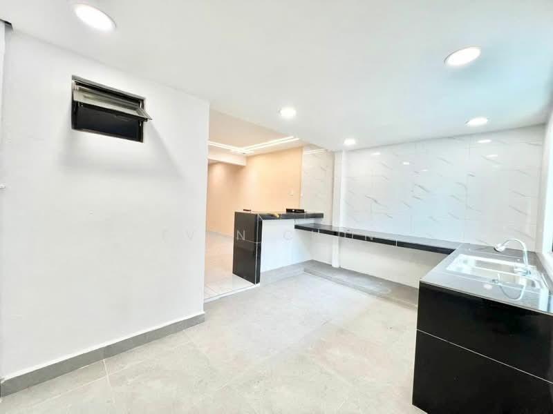 Taman Desa Cemerlang - 4