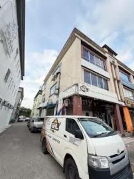 Austin Perdana Austins Perdanas - 1