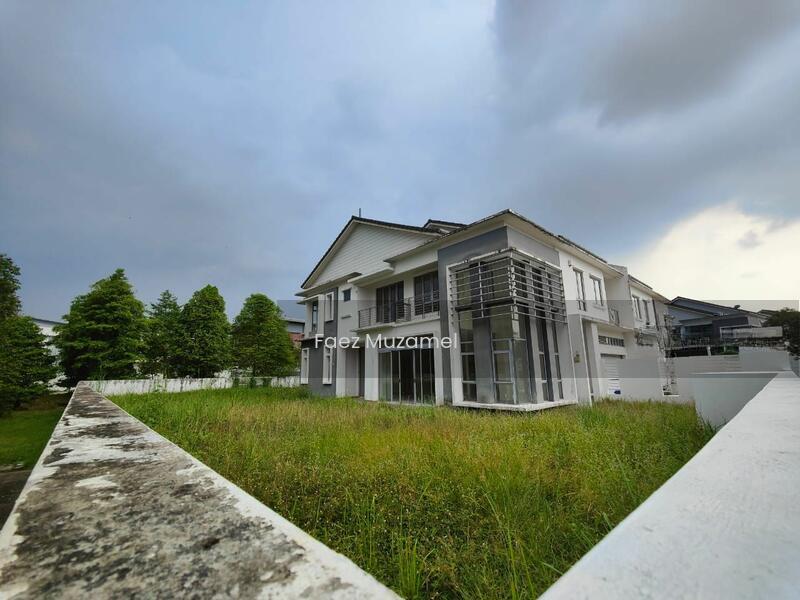 Semi-D house at Denai Alam - 1