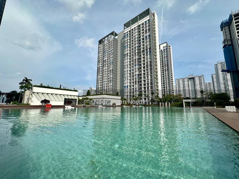 Lakefront Residence - 4