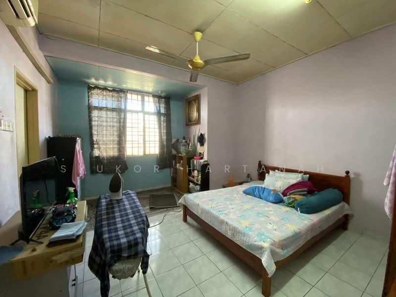 Double Storey Terrace Desa Latania Sek 36 Shah Alam - 4