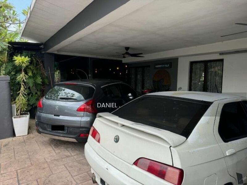 Semi-D house at Kajang - 4