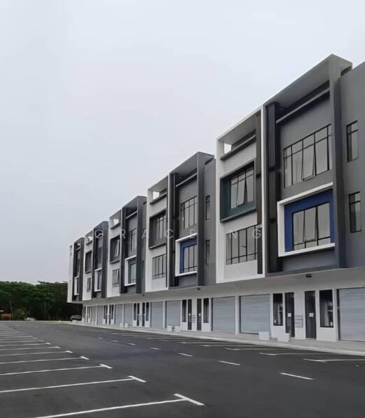 Crest Emerald Crests Emeralds - 1