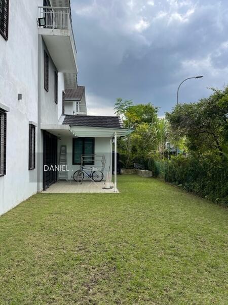 2.5 STOREY CORNER LOT LINK HOUSE WITH GARDEN LOCATED AT JALAN LENGKUAS, SECTION 16, SHAH ALAM. - 2