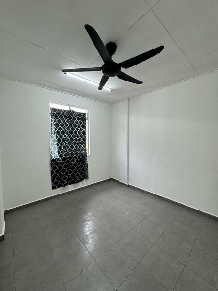 Taman Mount Austin - 4