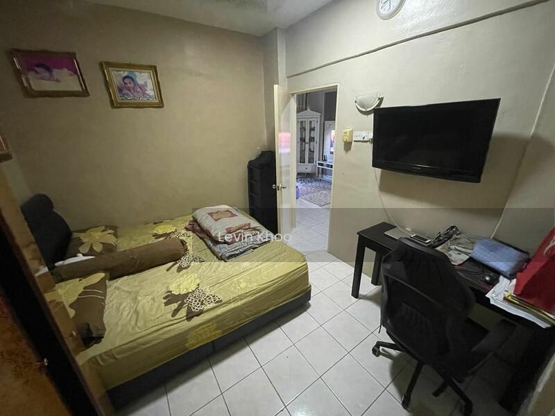 Plaza Sinar Apartment - 3