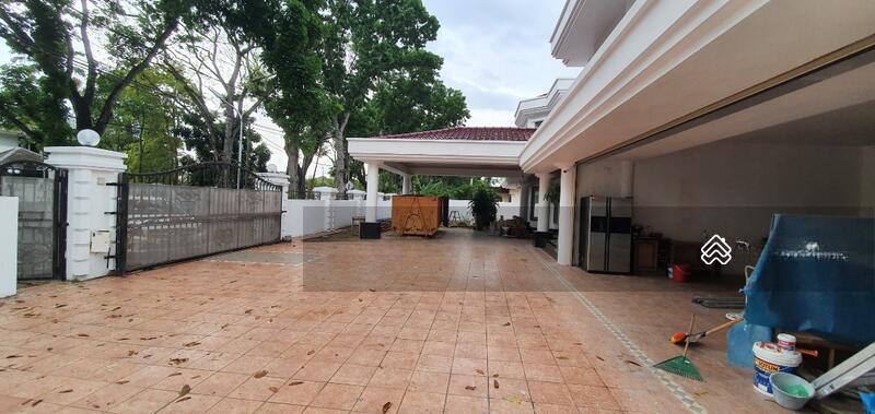 Jalan Tunku Abdul Rahman - 2