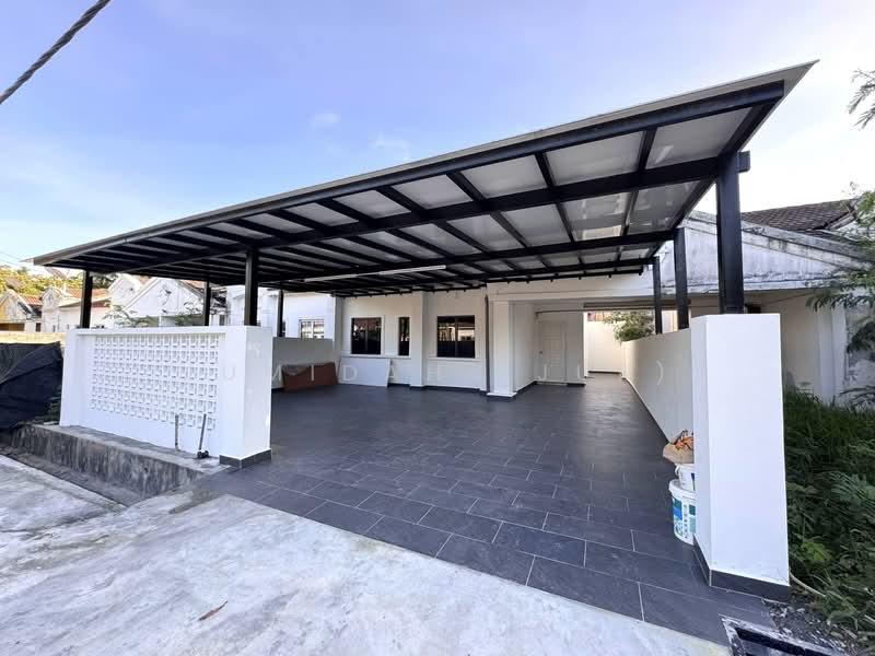 Pantai Sepang Putra - 1