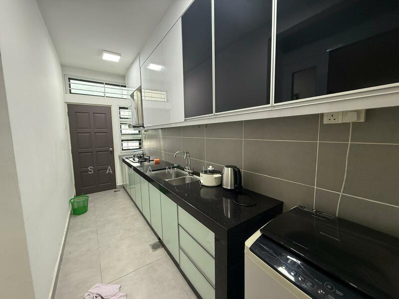 Promenade, Taman Ungku Tun Aminah - 3