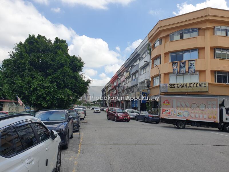 Taman Petaling Utama, jalan PJS 1/27, Petaling Jaya, Selangor - 1