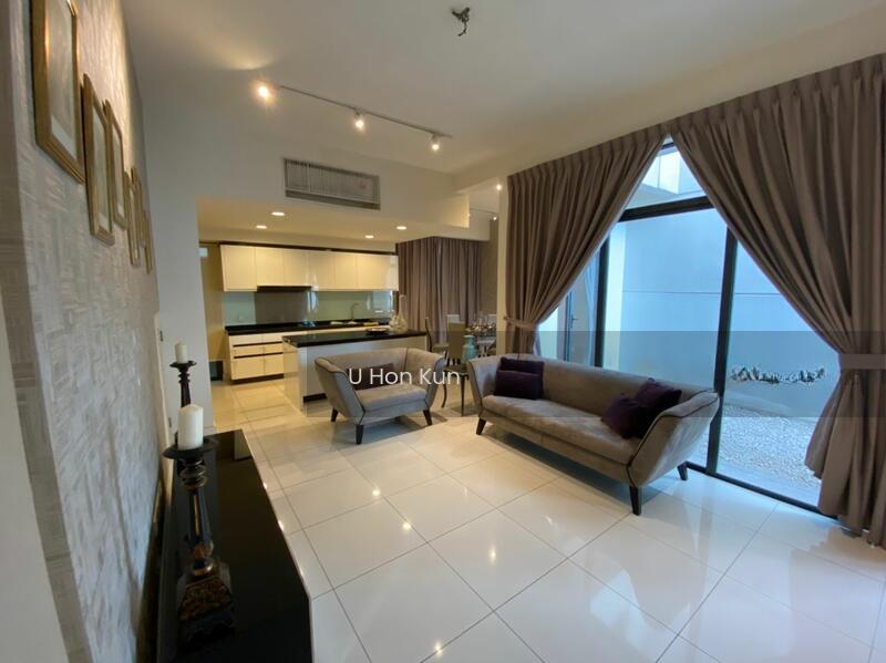 Avira Medini Iskandar - 1