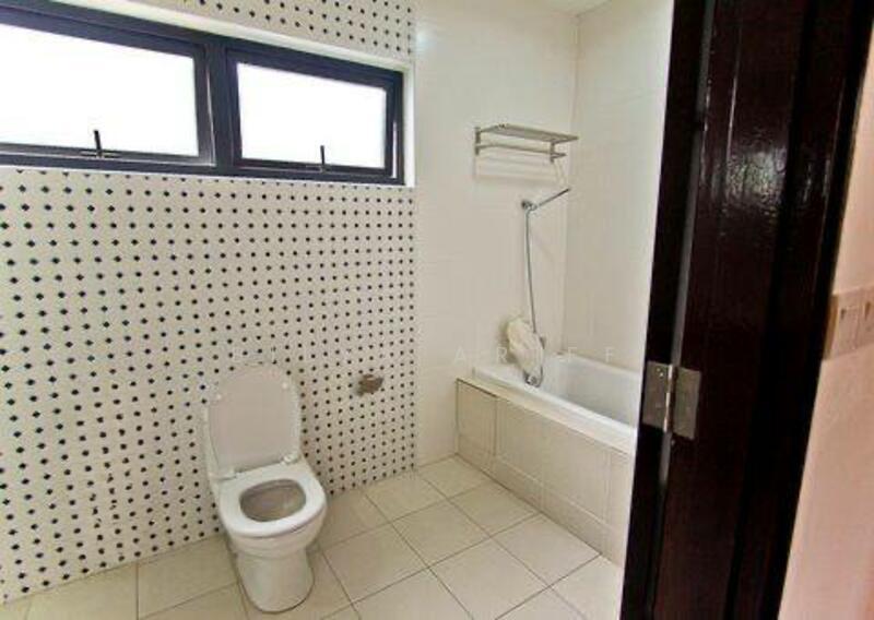Taman Hillview - 5