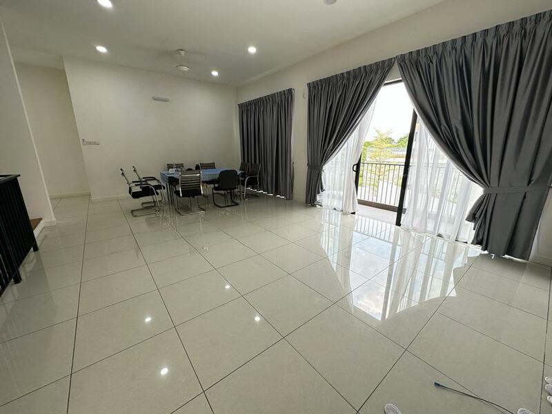 Twin Palms @ Sungai Long - 1