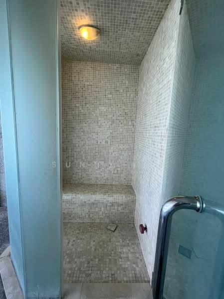 The Lexis Suite Condotel - 5