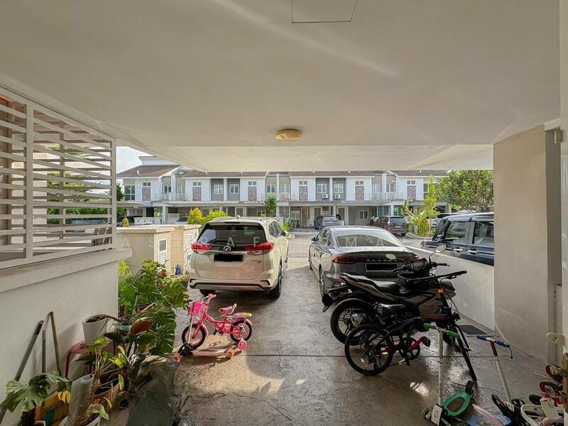 Direct Park Access | Low Density Living | 2 Storey Terrace Presint 11 Freehold - 3