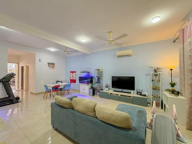 Direct Park Access | Low Density Living | 2 Storey Terrace Presint 11 Freehold - 4