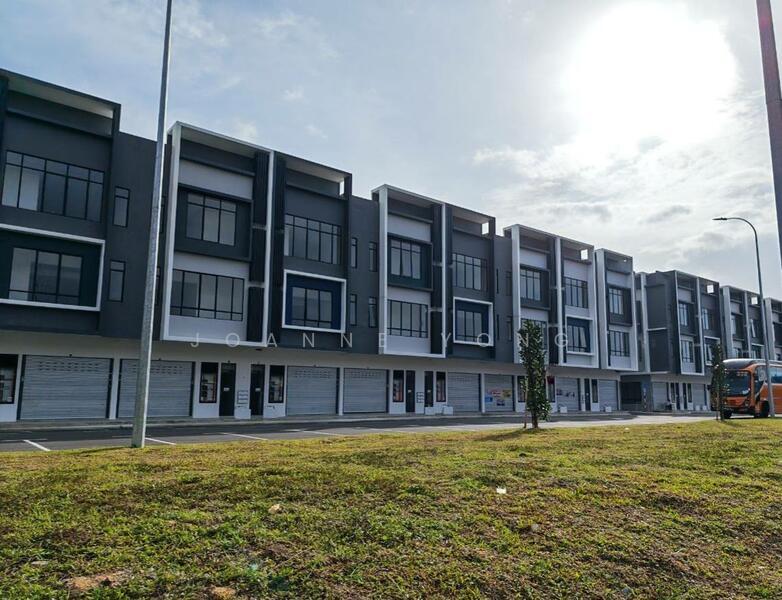 3 Storey Shoplot @ Austin Crest (Phase 1), Jalan Jaya Putra, Johor Bahru - 2