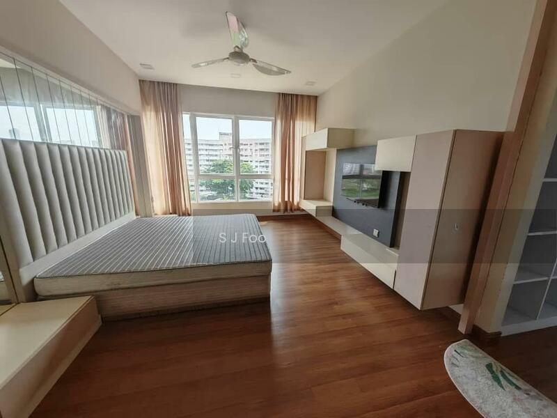 Central Park condominium - 2