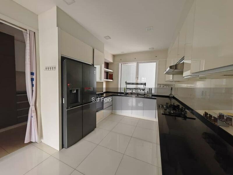 Central Park condominium - 4